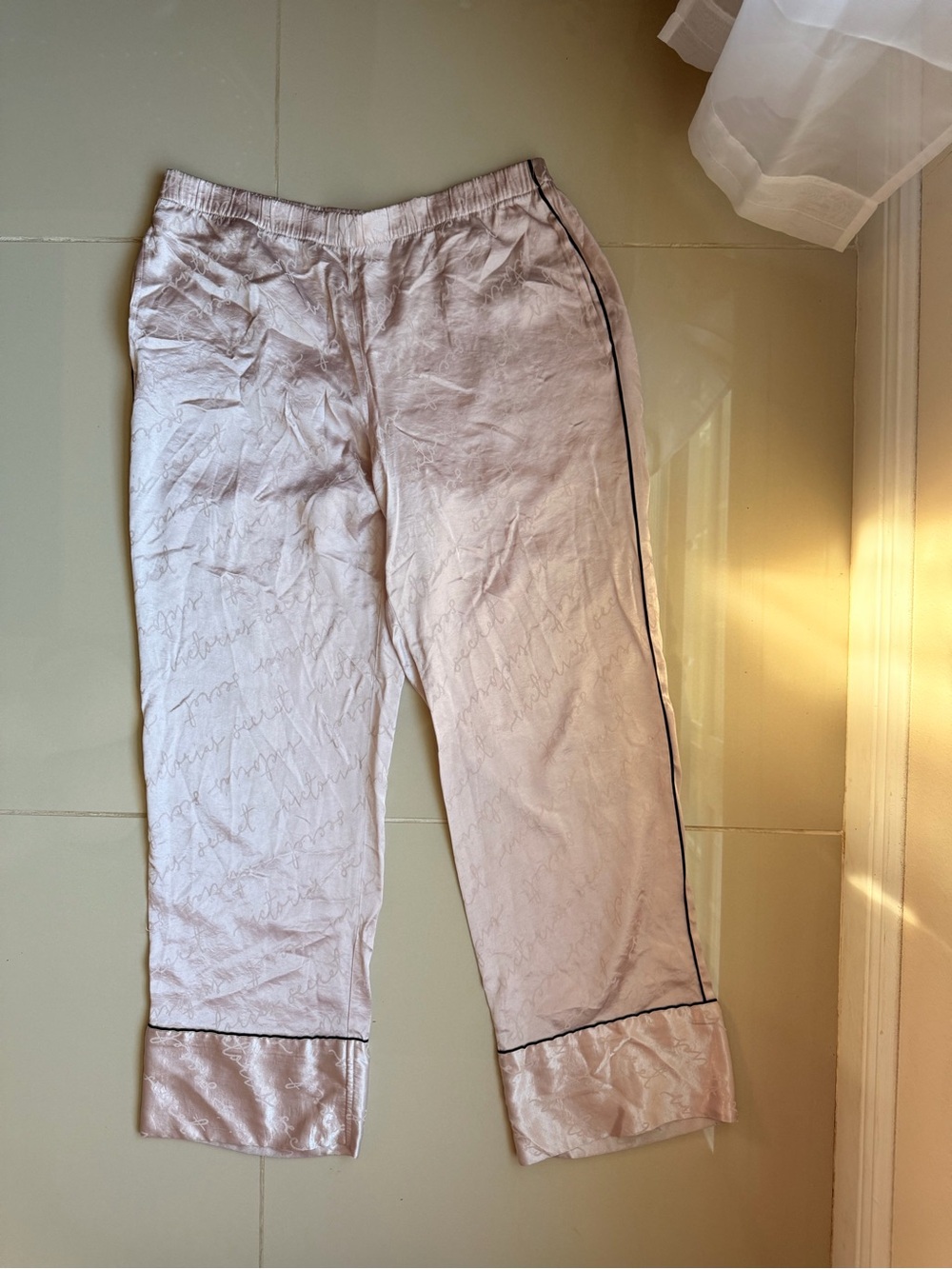 Victoria’s Secret Satin Pajama Pants Size L Blush Pink Script Logo Print